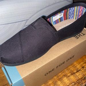 NEW All Black Toms